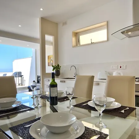 Apartment Penthouse With Views *