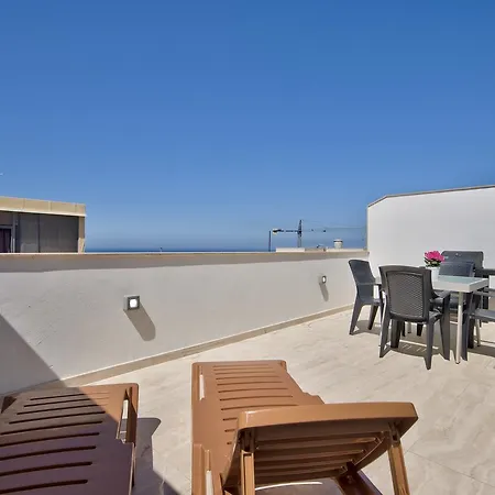 Penthouse With Views *