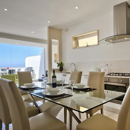 Penthouse With Views *
