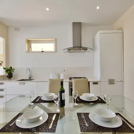 Penthouse With Views Apartament Mellieħa